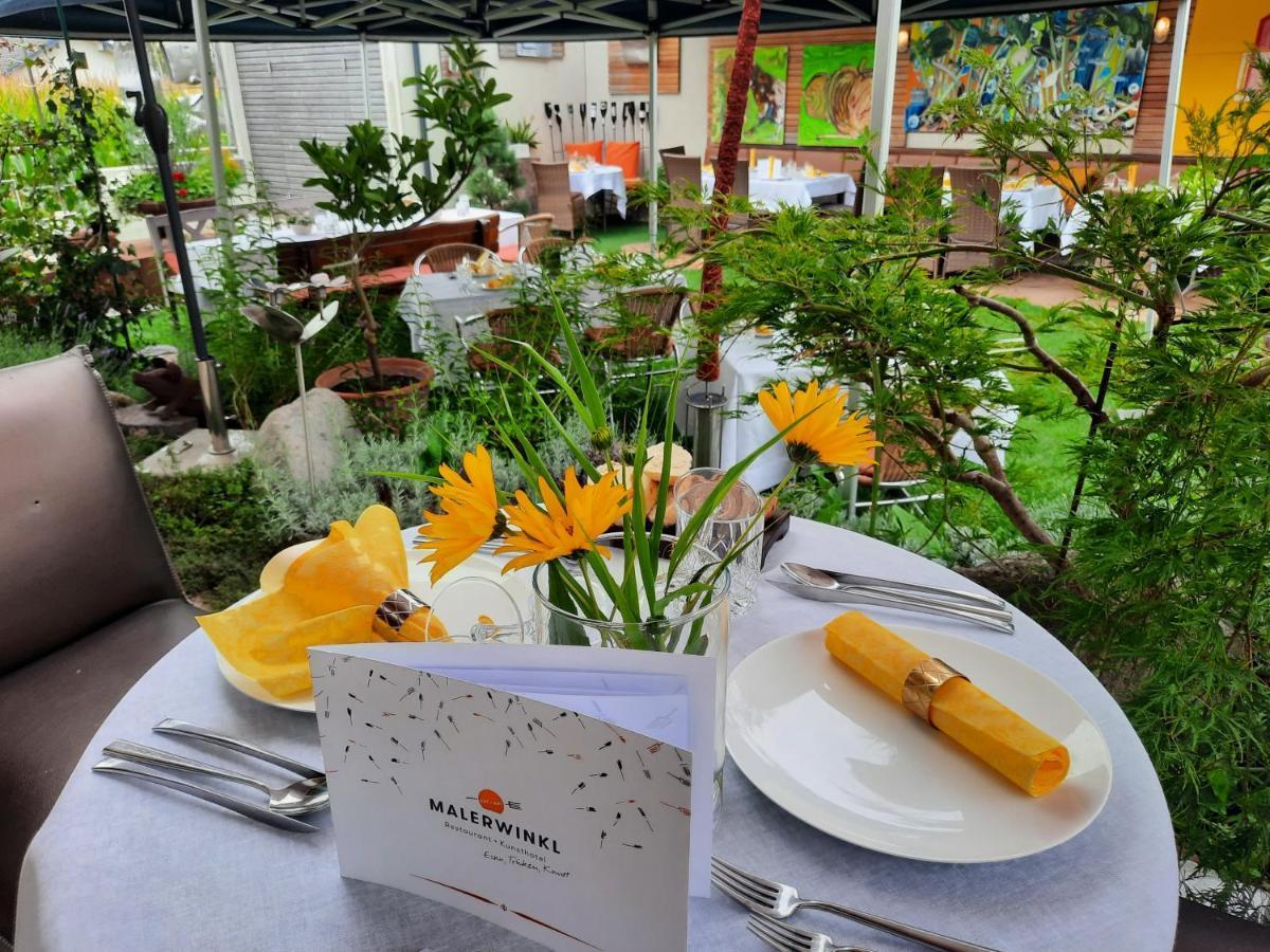 Malerwinkl Restaurant + Kunsthotel Hatzendorf Екстер'єр фото